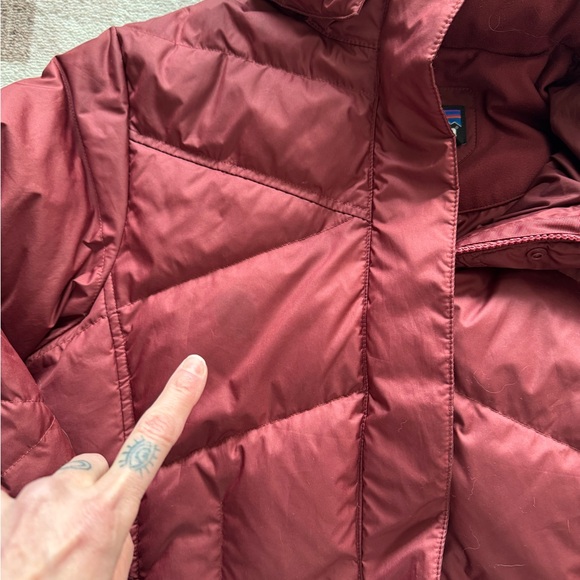Patagonia Women's Puffer Jacket in Dark Ruby - Picture 4 of 6